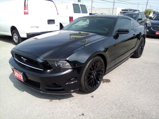 2013 Ford Mustang in Cars & Trucks in Leamington