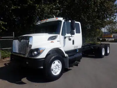 2009 International 7400 Workstar Cab And Chassis Diesel Air Brakes, 7.6L L6 DIESEL engine, 2 door, m...