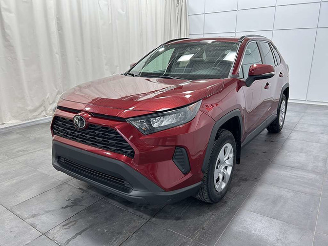 2020 Toyota RAV4 LE AWD - SIEGES CHAUFFANTS - BAS KILOMETRAGE in Cars & Trucks in Québec City - Image 3