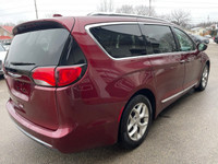 2018 Chrysler Pacifica Touring-L Plus with Leather, Pano Sunroof, Touch Screen, Leather, and Rear DV... (image 5)