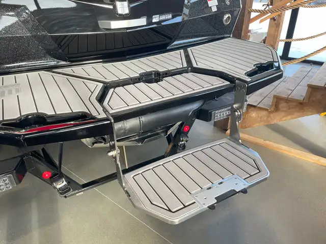 2024 MasterCraft XStar S in Powerboats & Motorboats in Saskatoon - Image 9