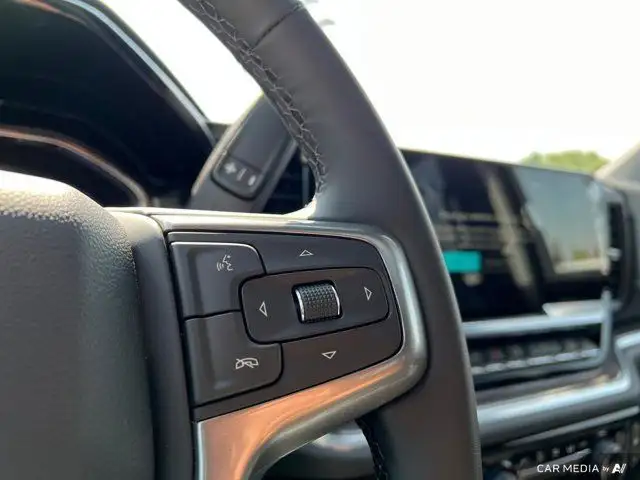 2025 Chevrolet Silverado 3500HD LTZ 4WD Crew Cab | 20IN FUEL dans Autos et camions dans Comté de Strathcona - Image 18