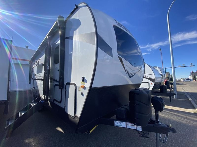 2022 Forest River Flagstaff Micro Lite 25FKBS in Travel Trailers & Campers in Medicine Hat