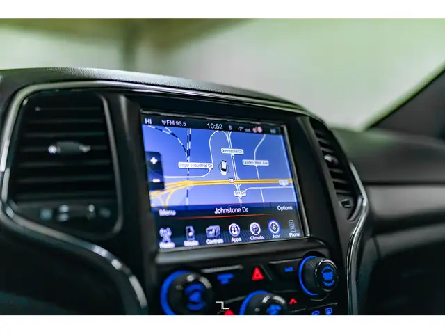 2017 Jeep Grand Cherokee 4x4 Altitude Leather Roof Nav BCam in Cars & Trucks in Grande Prairie - Image 17