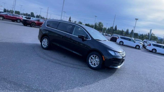 2024 Chrysler Grand Caravan SXT in Cars & Trucks in Prince George - Image 2