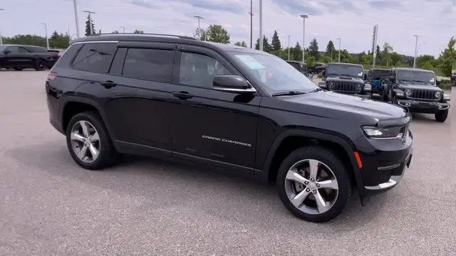 2021 Jeep Grand Cherokee L Limited | 4X4 | 6 Passenger | Leather in Cars & Trucks in Prince George - Image 3