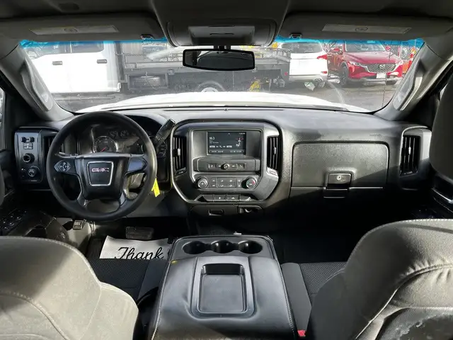 2017 GMC Sierra 3500HD Crew Cab 4x4 9 Foot Flatdeck dans Camions lourds dans Delta/Surrey/Langley - Image 16