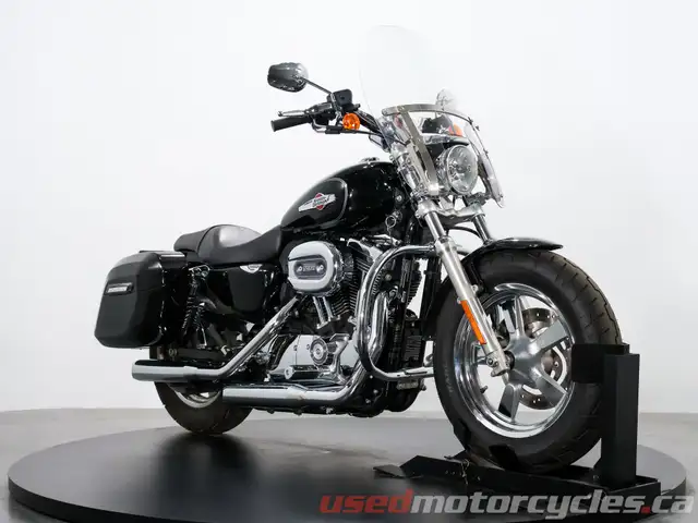 2011 Harley-Davidson® XLH1200C Sportster in Street, Cruisers & Choppers in Kelowna - Image 2