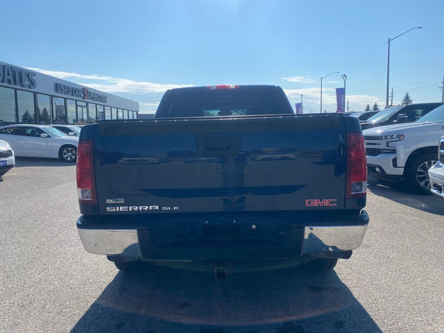 2011 GMC Sierra 1500 Crew Cab SLE 4x4 ~Chrome Wheels ~Tonneau Co in Cars & Trucks in Barrie - Image 3