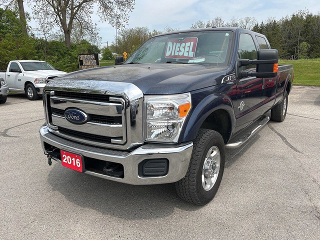  2016 Ford F-250 XLT! CREW CAB LONG BOX! CLEAN CARFAX! 6 PASS! in Cars & Trucks in London - Image 2