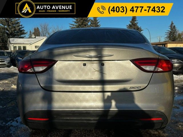 2015 Chrysler 200 LX - TOUCHSCREEN & BLUETOOTH in Cars & Trucks in Calgary - Image 4