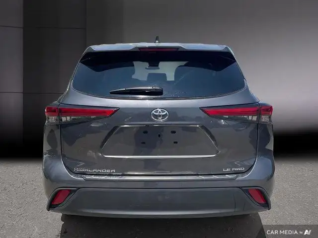 2022 Toyota Highlander LE | V6 Power | 8-Passenger Seating dans Autos et camions dans Cambridge - Image 6