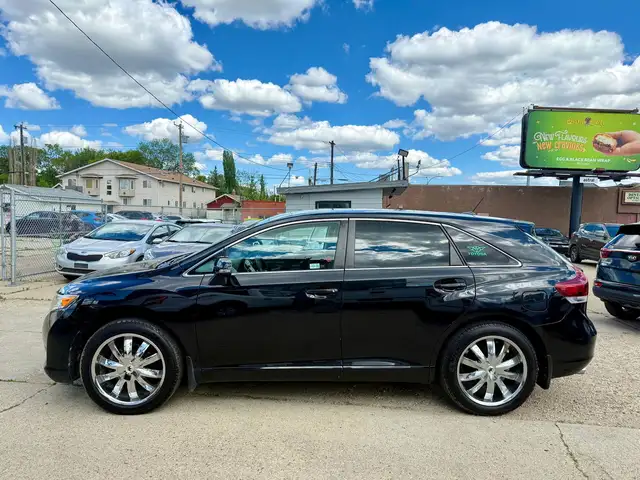 2016 Toyota Venza XLE in Cars & Trucks in Edmonton - Image 3