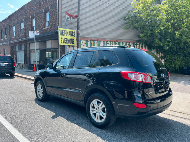 2012 HYUNDAI SANTA FE GL  in Cars & Trucks in City of Toronto - Image 3