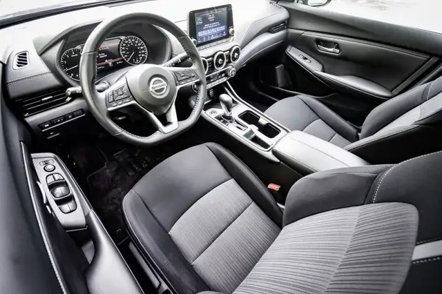 2022 Nissan Sentra SV • REMOTE START • SUNROOF • HEATED SEATS dans Autos et camions dans Kingston - Image 13