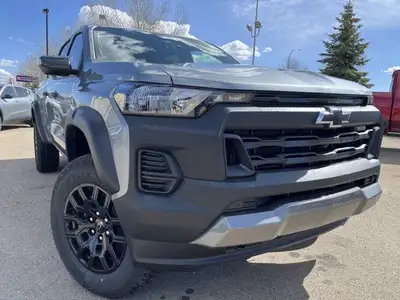 Explore new roads in the redesigned 2025 Chevrolet Colorado Crew Cab Trail Boss in Sterling Grey Met...