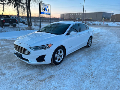 CLEAN TITLE, SAFETIED. 2019 Ford FUSION HYBRID