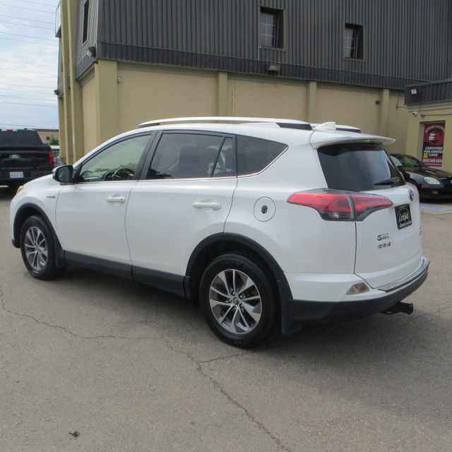 2016 Toyota RAV4 Hybrid AWD HYBRID XLE in Cars & Trucks in Mississauga / Peel Region - Image 4