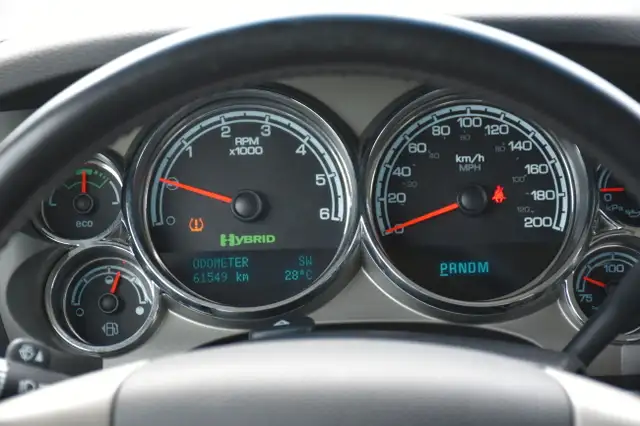 2012 GMC Sierra 1500 ***RARE HYBRID, ONLY HAS 61,000KM*** dans Autos et camions dans Calgary - Image 21