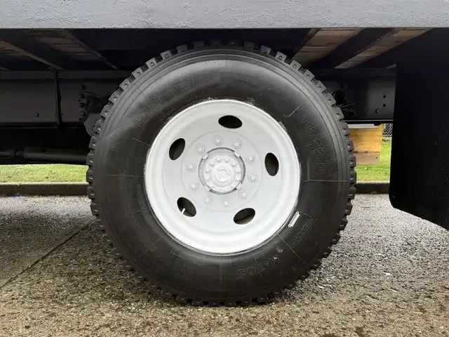 2008 sterling Acterra 20 Foot Flatdeck with Ramp Hydraulic Brake in Heavy Trucks in Richmond - Image 37