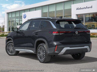 This Volkswagen Tiguan boasts a Intercooled Turbo Regular Unleaded I-4 2.0 L/121 engine powering thi... (image 4)