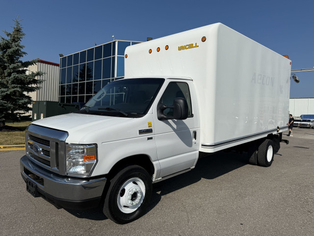 2018 Ford E-Series Cutaway E-450 -CUBE in Cars & Trucks in Oakville / Halton Region