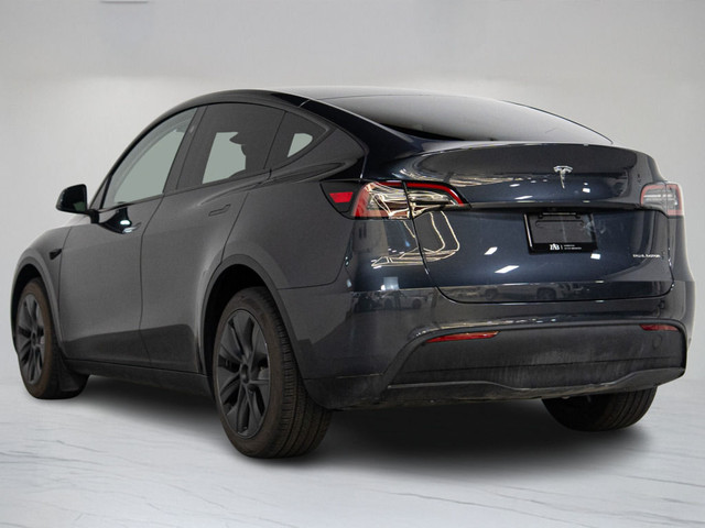 2024 Tesla Model Y LONG RANGE | AWD | LOW KMS in Cars & Trucks in Mississauga / Peel Region - Image 4