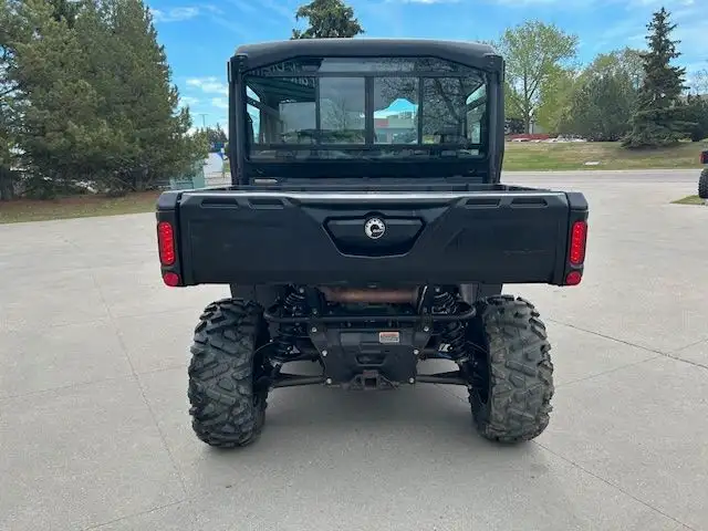 2021 CAN-AM DEFENDER HD10 with CAB & HEATER in ATVs in Strathcona County - Image 9