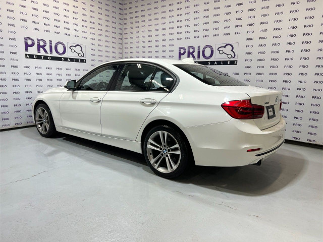 2018 BMW 3 Series in Cars & Trucks in Ottawa - Image 3