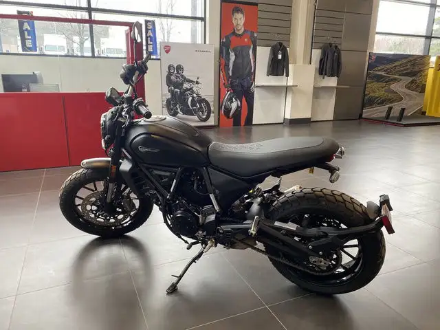 2025 Ducati Scrambler Icon Dark in Street, Cruisers & Choppers in Moncton - Image 6
