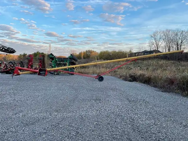 2006 WESTFIELD MK100-71 GRAIN AUGER in Farming Equipment in Norfolk County - Image 4
