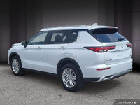 Le Mitsubishi Outlander SE 4WD 2023 est un VUS compact qui combine performance, confort et technolog... (image 4)