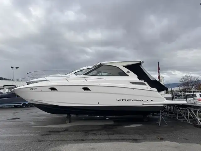2020 Regal 35 Sport Coupe in Powerboats & Motorboats in Saskatoon - Image 3