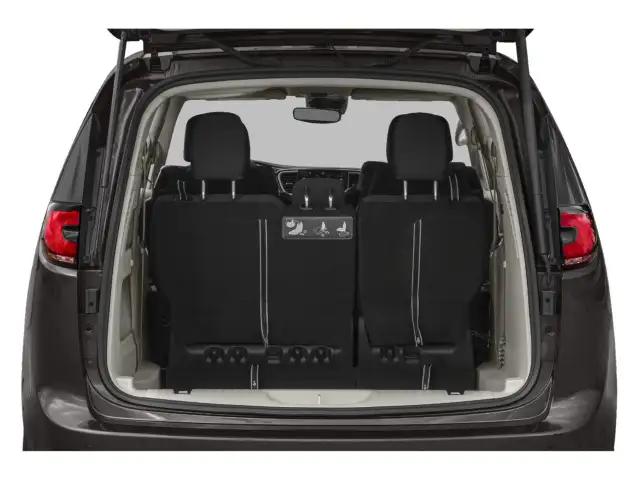 2023 Chrysler Pacifica in Cars & Trucks in Winnipeg - Image 19