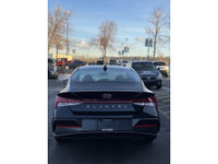 This ONE OWNER ACCIDENT FREE LOW KM Hyundai Elantra LUXURY comes fully loaded with a reliable and re... (image 6)