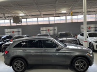 **MONTH-END SPECIAL!** FEATURING : 4MATIC AWD, DUAL SUNROOF, WOOD TRIMS, MULTIBEAM LED HEADLIGHTS, M... (image 3)
