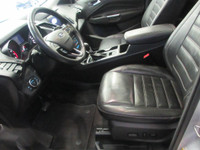 FORD ESCAPE 2017 TITANIUM ÉDITION AWD GPS NAVIGATION / TOIT OUVRANT ÉLECTRIQUE PANORAMIQUE / CAMÉRA... (image 5)
