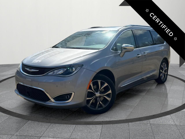 2017 Chrysler Pacifica Limited Limited|| Fully Loaded|| Finan... in Cars & Trucks in Mississauga / Peel Region