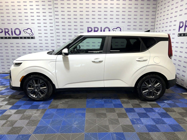 2022 Kia Soul in Cars & Trucks in Ottawa - Image 2