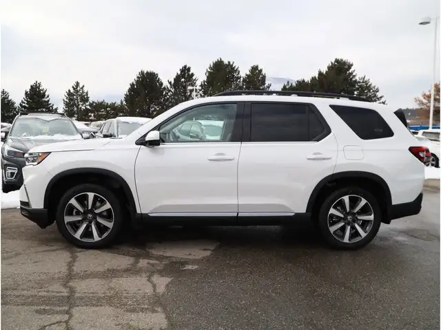 2025 Honda Pilot Touring - Navigation / Backup Camera / Sunroof in Cars & Trucks in Penticton - Image 3