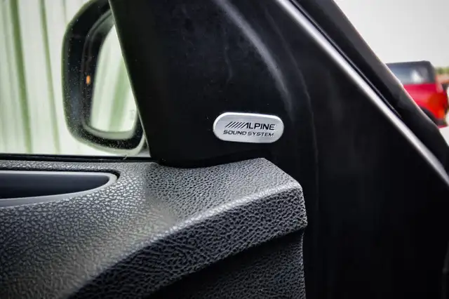 2022 Chrysler 300 S • SUNROOF • NAV • HEATED LEATHER • PREM. AUD in Cars & Trucks in Kingston - Image 12