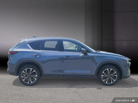Le Mazda CX-5 GT 2023 se distingue par son design raffiné et sa qualité d'assemblage haut de gamme.... (image 7)