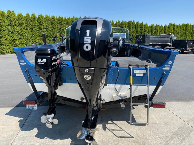 2015 LUND 1875 CROSSOVER XS 18FT-BLUE! in Powerboats & Motorboats in Delta/Surrey/Langley - Image 3