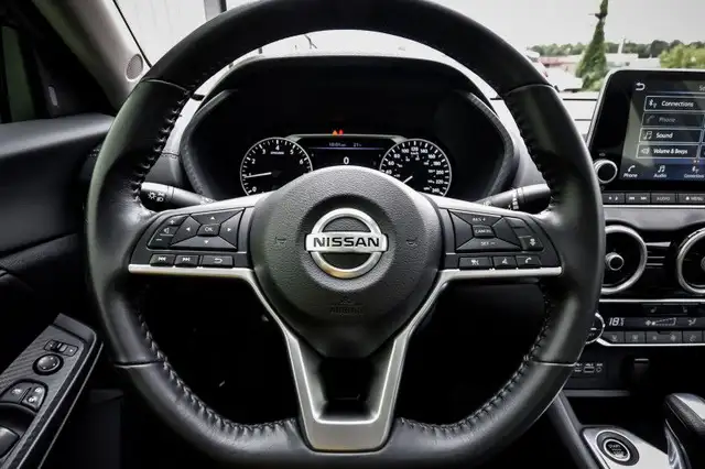 2022 Nissan Sentra SV • REMOTE START • SUNROOF • HEATED SEATS dans Autos et camions dans Kingston - Image 17