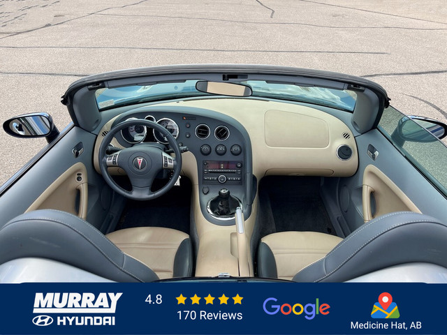 2006 Pontiac Solstice 2dr Convertible Cpe w/ Premium Package in Cars & Trucks in Medicine Hat - Image 2