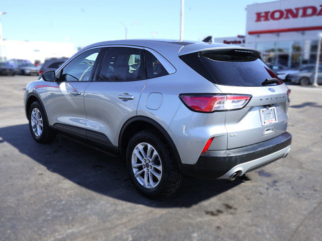 2022 Ford Escape SE | No Accidents in Cars & Trucks in Hamilton - Image 2