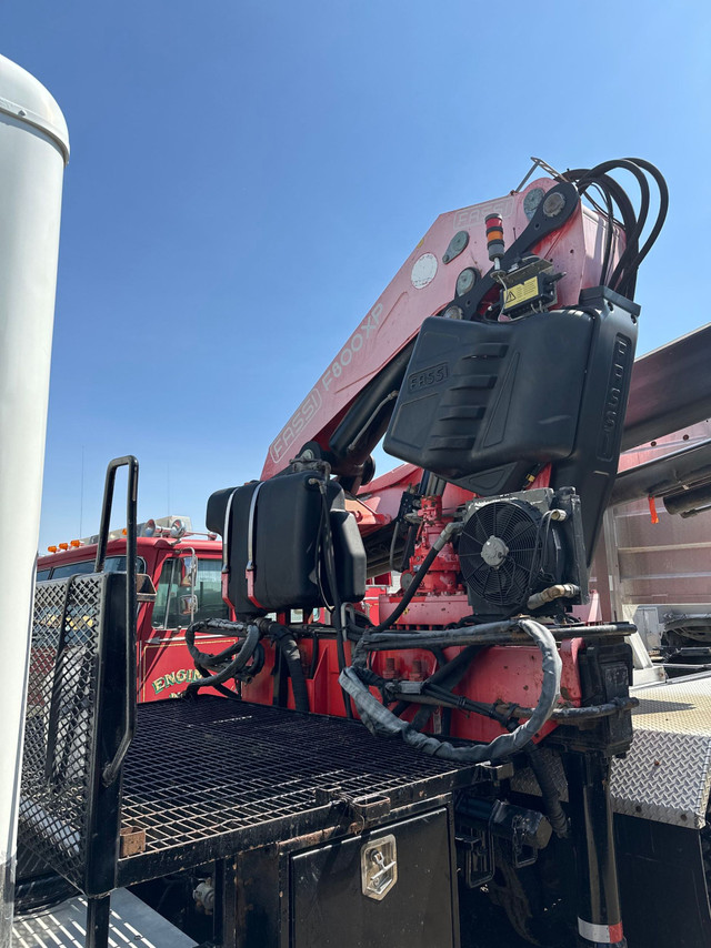 Knuckle Boom Truck in Heavy Equipment in St. Albert - Image 3