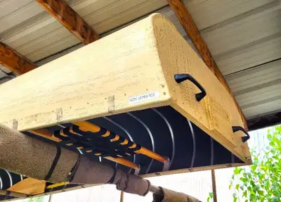 WIDE TRANSOM canoe - complete with webbed seats paddles w/oarlocks. will take up to 3hp motor.1X 16f...