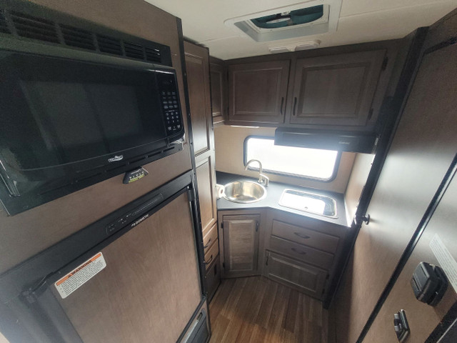 2020 TIFFIN Wafarer 19 in Travel Trailers & Campers in Québec City - Image 4