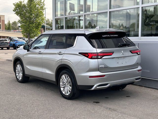 2022 Mitsubishi Outlander SE in Cars & Trucks in Calgary - Image 4